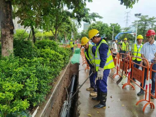 赛酷体育水润民生）华侨中学高中部给水管改制工程启动(图2)